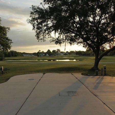 Clerbrook Golf & Rv Resort Caravan Park Клермон Экстерьер фото
